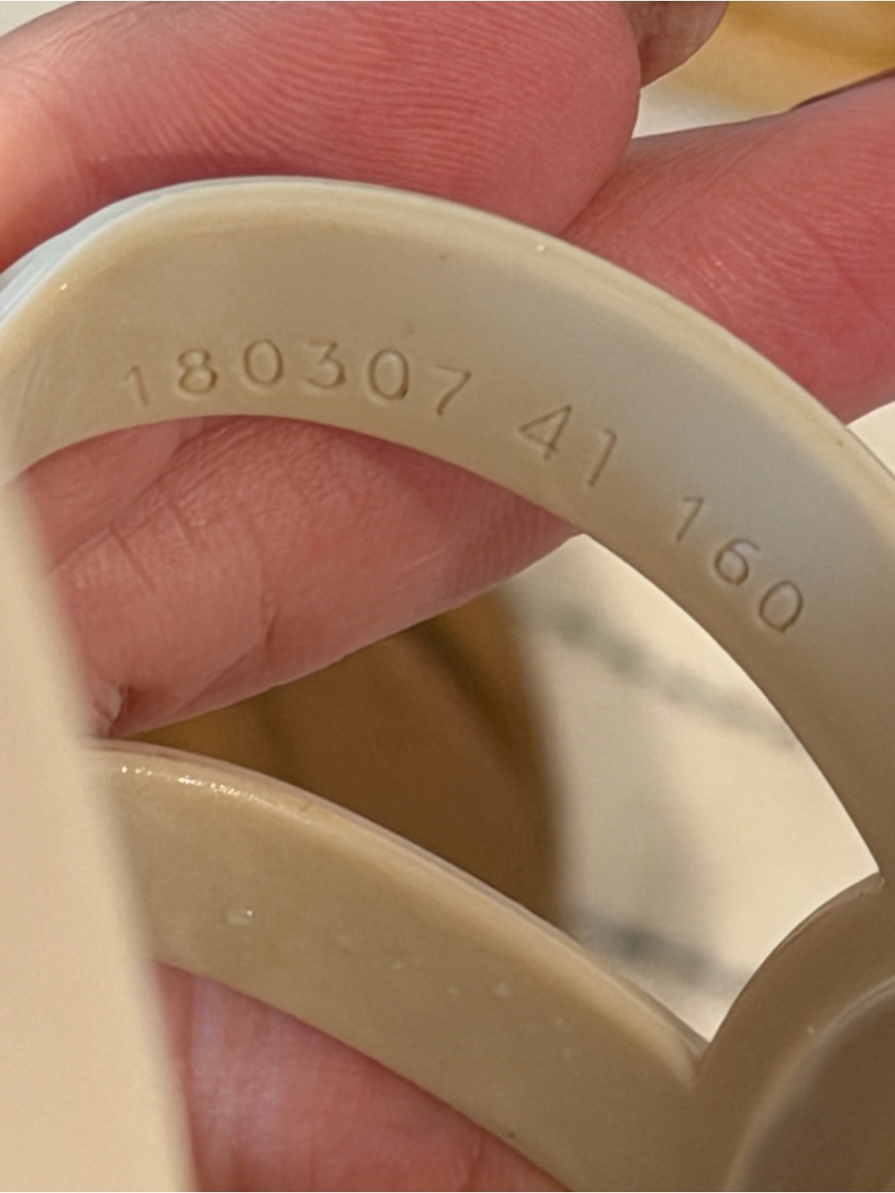 Gucci White Interlocking GG Logo Rubber Slides - Picture 5 of 5